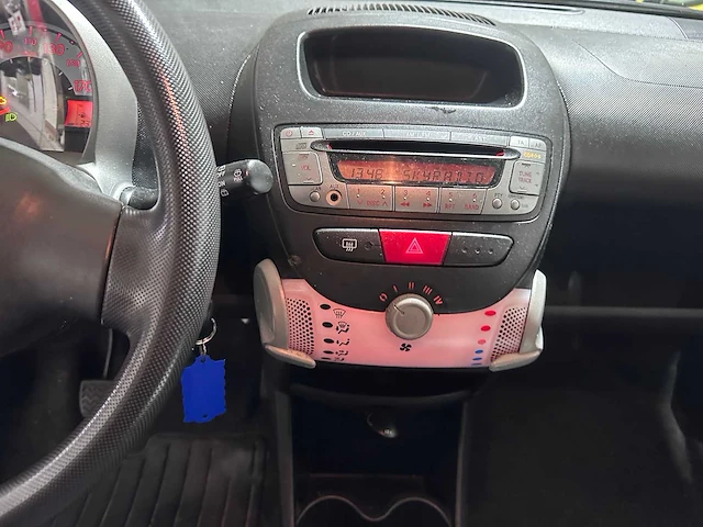 Toyota - aygo - 1.0 vvt-i access - 01-zdk-1 - afbeelding 5 van  17