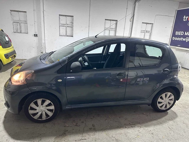 Toyota - aygo - 1.0 vvt-i access - 01-zdk-1 - afbeelding 10 van  17