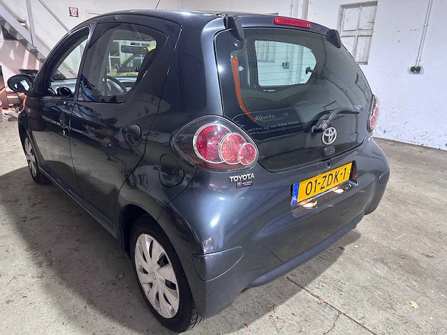 Toyota - aygo - 1.0 vvt-i access - 01-zdk-1 - afbeelding 11 van  17