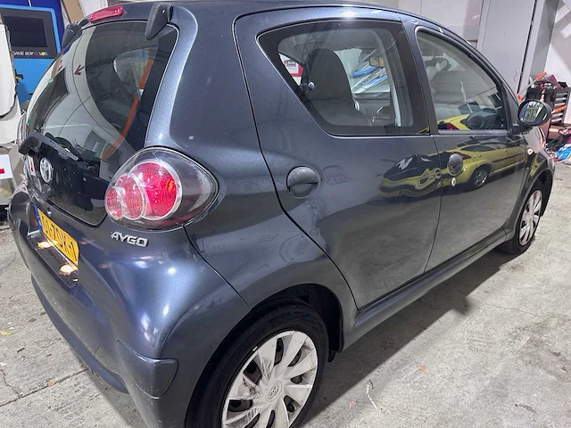 Toyota - aygo - 1.0 vvt-i access - 01-zdk-1 - afbeelding 13 van  17
