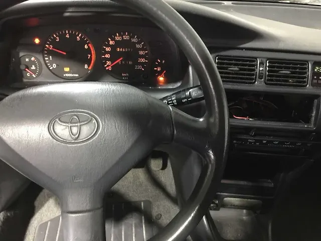 Toyota - corolla - 1.3i sport lpg g3- nf-fj-23 - afbeelding 2 van  18