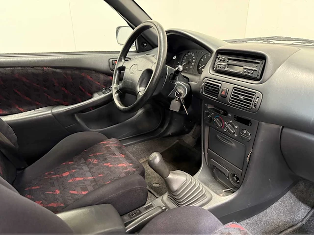 Toyota - corolla - personenauto - 1999 - afbeelding 3 van  26
