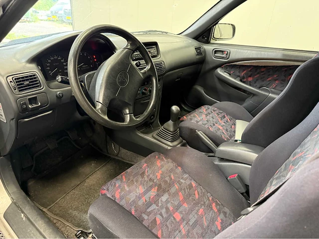 Toyota - corolla - personenauto - 1999 - afbeelding 6 van  26