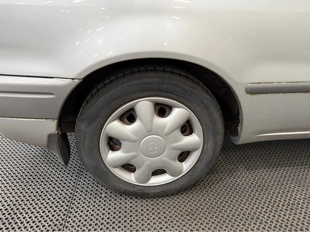 Toyota - corolla - personenauto - 1999 - afbeelding 13 van  26