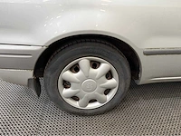 Toyota - corolla - personenauto - 1999 - afbeelding 13 van  26