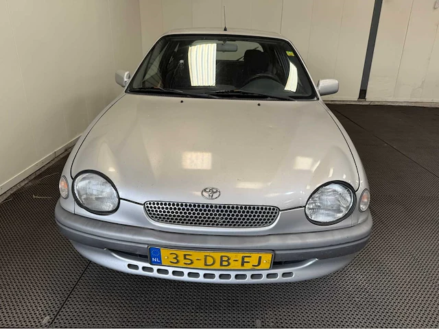 Toyota - corolla - personenauto - 1999 - afbeelding 25 van  26