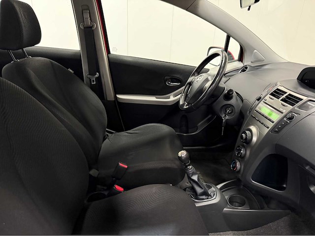 Toyota - daihatsu - charade - personenauto - 2011 - afbeelding 5 van  29