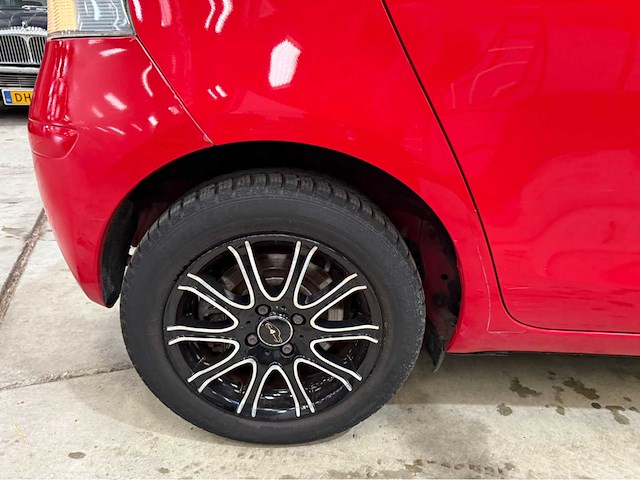 Toyota - daihatsu - charade - personenauto - 2011 - afbeelding 18 van  29