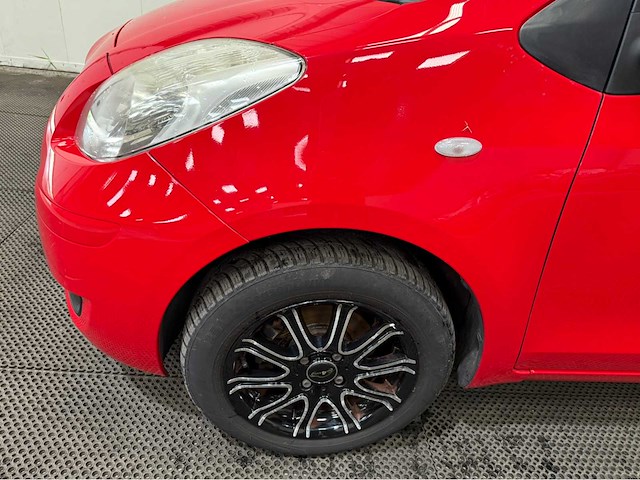 Toyota - daihatsu - charade - personenauto - 2011 - afbeelding 19 van  29