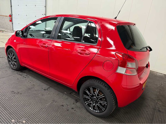 Toyota - daihatsu - charade - personenauto - 2011 - afbeelding 23 van  29