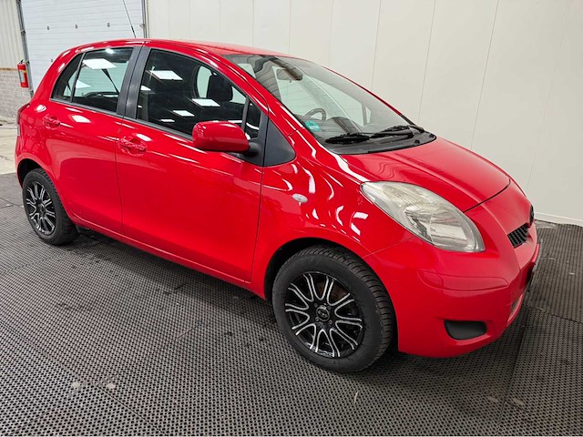 Toyota - daihatsu - charade - personenauto - 2011 - afbeelding 24 van  29