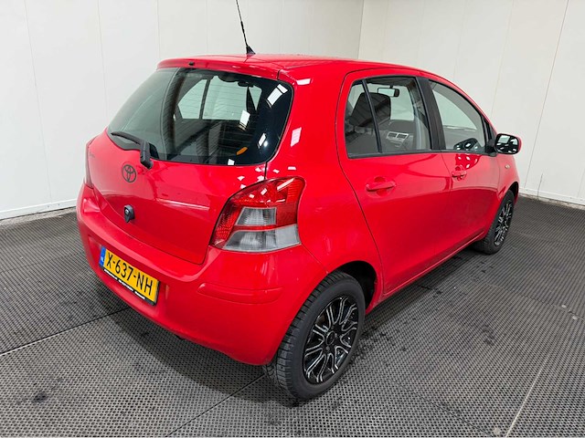 Toyota - daihatsu - charade - personenauto - 2011 - afbeelding 26 van  29