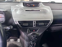 Toyota - iq - 1.0 vvti black edit. - kb-742-g - afbeelding 4 van  19