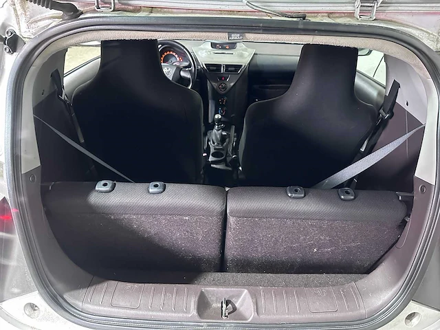 Toyota - iq - 1.0 vvti black edit. - kb-742-g - afbeelding 8 van  19