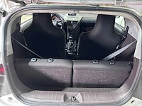 Toyota - iq - 1.0 vvti black edit. - kb-742-g - afbeelding 8 van  19