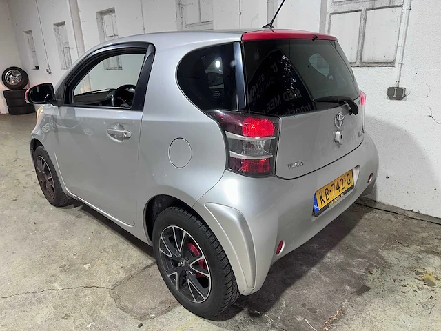 Toyota - iq - 1.0 vvti black edit. - kb-742-g - afbeelding 13 van  19