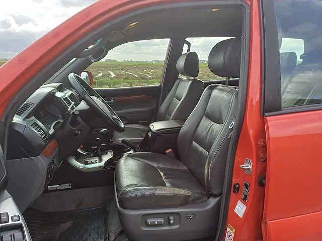 Toyota - land cruiser - 3.0 d-4d 4x4 executive - personenauto - afbeelding 2 van  52