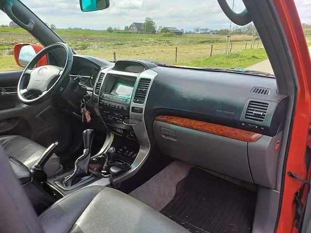 Toyota - land cruiser - 3.0 d-4d 4x4 executive - personenauto - afbeelding 27 van  52