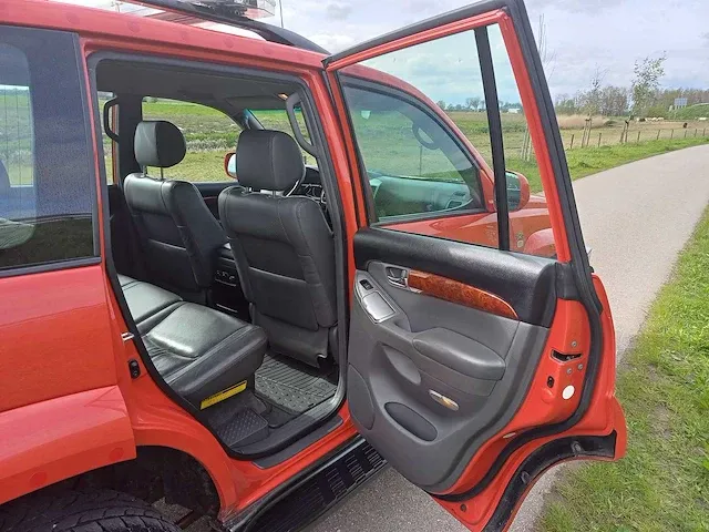 Toyota - land cruiser - 3.0 d-4d 4x4 executive - personenauto - afbeelding 29 van  52