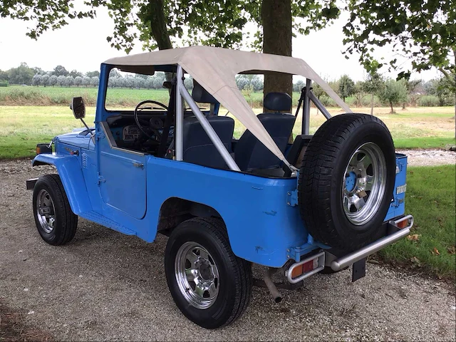 Toyota - land cruiser - bj40 - oldtimer - afbeelding 12 van  30