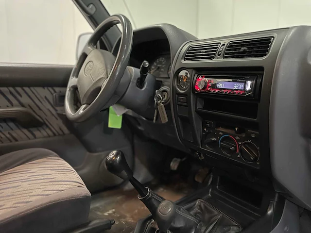 Toyota - land cruiser challenger - 4x4 - personenauto - 1997 - afbeelding 3 van  30