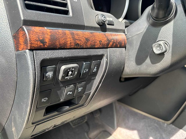 Toyota - land cruiser v8 - 4.5 d-4d v8 exec. 7p. - car - 2012 - afbeelding 19 van  40