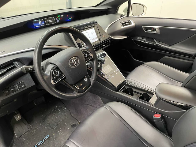 Toyota - mirai - waterstof - fuel-cell - personenauto - 2018 - afbeelding 7 van  26