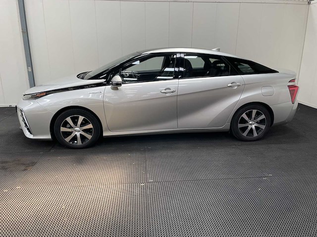 Toyota - mirai - waterstof - fuel-cell - personenauto - 2018 - afbeelding 12 van  26