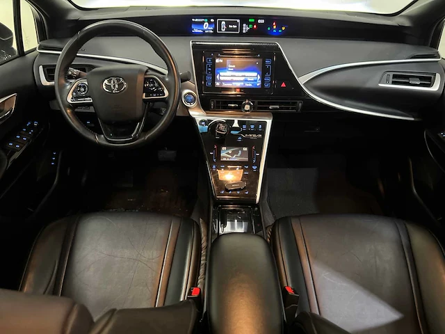 Toyota - mirai - waterstofauto - personenauto - 2017 - afbeelding 3 van  31