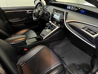 Toyota - mirai - waterstofauto - personenauto - 2017 - afbeelding 6 van  31