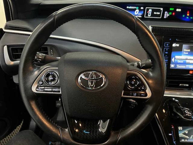 Toyota - mirai - waterstofauto - personenauto - 2017 - afbeelding 7 van  31