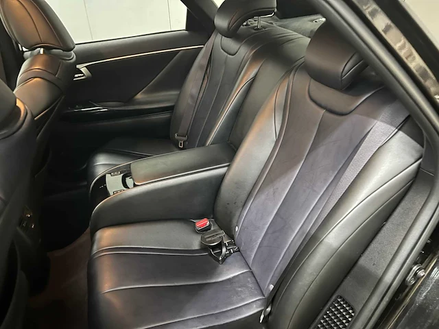 Toyota - mirai - waterstofauto - personenauto - 2017 - afbeelding 13 van  31