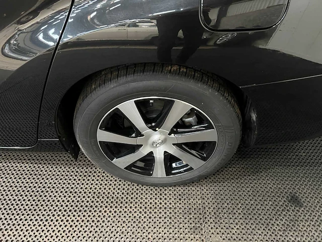 Toyota - mirai - waterstofauto - personenauto - 2017 - afbeelding 16 van  31