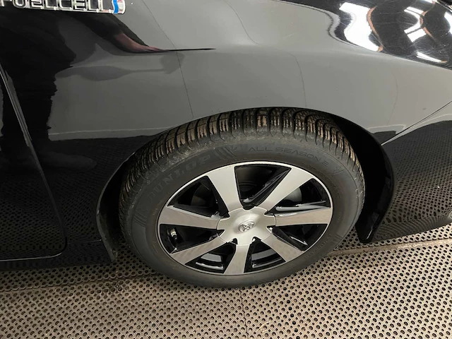 Toyota - mirai - waterstofauto - personenauto - 2017 - afbeelding 18 van  31