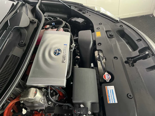 Toyota - mirai - waterstofauto - personenauto - 2017 - afbeelding 21 van  31