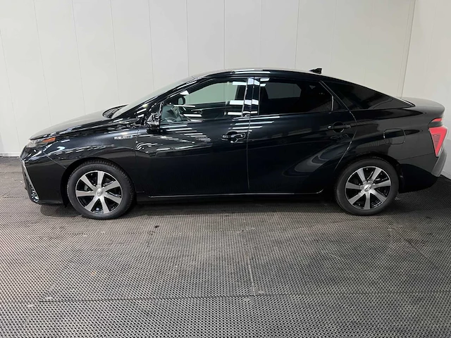 Toyota - mirai - waterstofauto - personenauto - 2017 - afbeelding 12 van  31