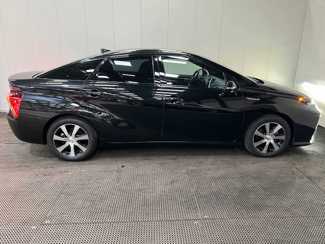 Toyota - mirai - waterstofauto - personenauto - 2017 - afbeelding 23 van  31