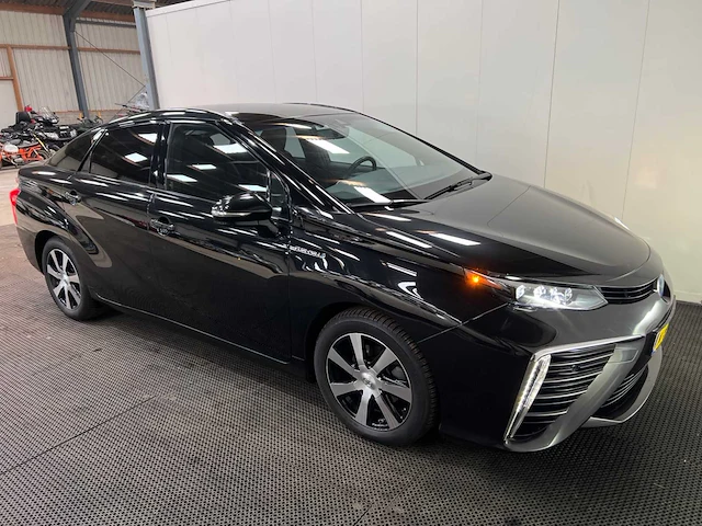 Toyota - mirai - waterstofauto - personenauto - 2017 - afbeelding 27 van  31