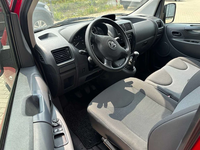 Toyota - proace - 2015 - 1.6d l2h1 aspiration - bedrijfswagen - afbeelding 2 van  13
