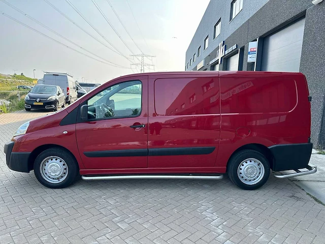 Toyota - proace - 2015 - 1.6d l2h1 aspiration - bedrijfswagen - afbeelding 6 van  13