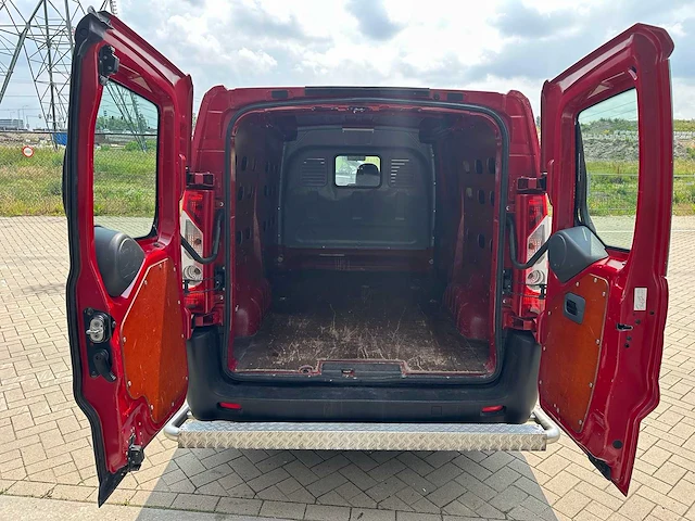 Toyota - proace - 2015 - 1.6d l2h1 aspiration - bedrijfswagen - afbeelding 12 van  13