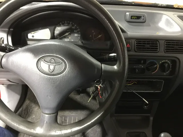 Toyota - starlet - 1.3-16v - 93-pg-kz - afbeelding 11 van  15