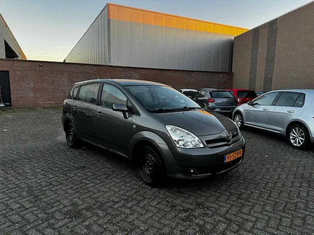 Toyota - verso - 1.8 vvt-i terra 7p. - 95-sz-dk - afbeelding 1 van  10