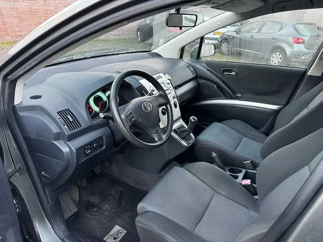 Toyota - verso - 1.8 vvt-i terra 7p. - 95-sz-dk - afbeelding 8 van  10