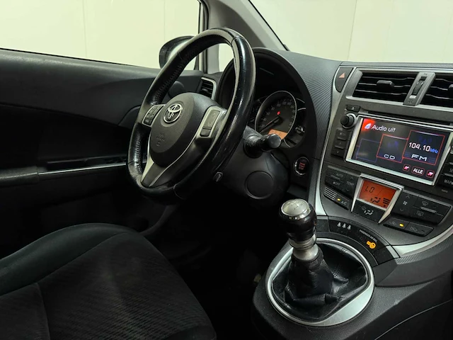 Toyota - verso-s - personenauto - 2012 - afbeelding 5 van  26
