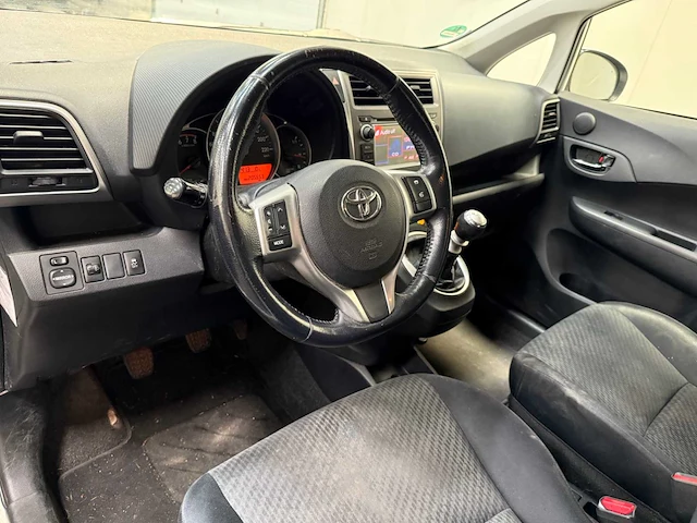 Toyota - verso-s - personenauto - 2012 - afbeelding 7 van  26