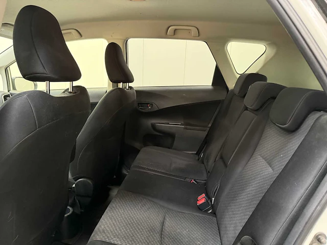 Toyota - verso-s - personenauto - 2012 - afbeelding 8 van  26