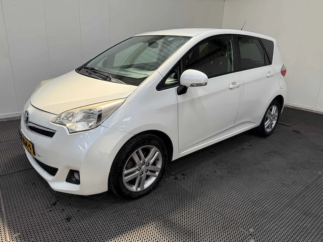 Toyota - verso-s - personenauto - 2012 - afbeelding 1 van  26