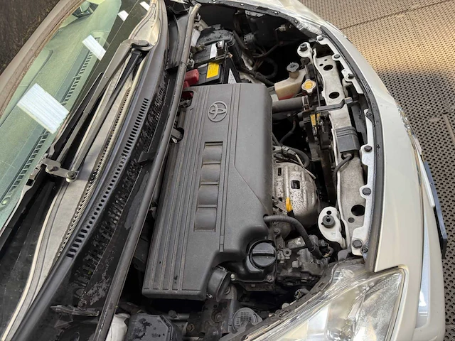 Toyota - verso-s - personenauto - 2012 - afbeelding 14 van  26