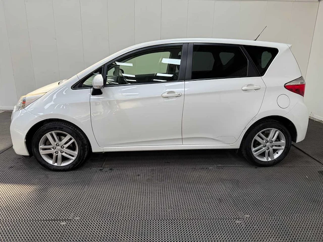 Toyota - verso-s - personenauto - 2012 - afbeelding 20 van  26